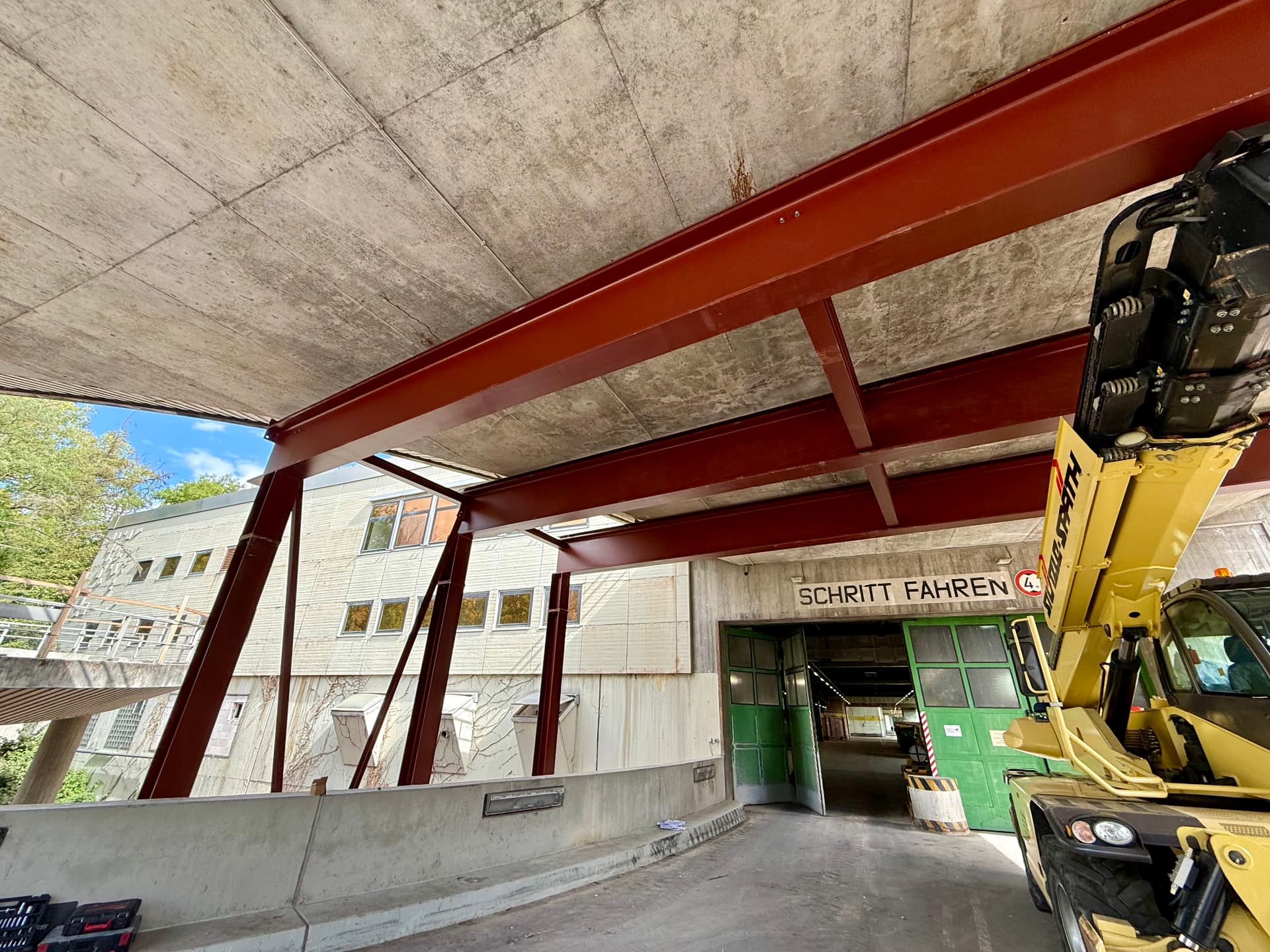 Stahlbau-Referenz von H&H Eisen-Müller: gefertigte Stahlkonstruktion aus Fellbach bei Stuttgart (stahlbau-unterbau-2)